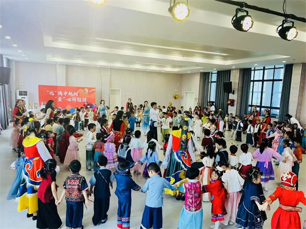 “悦”满中秋 “童”享国庆