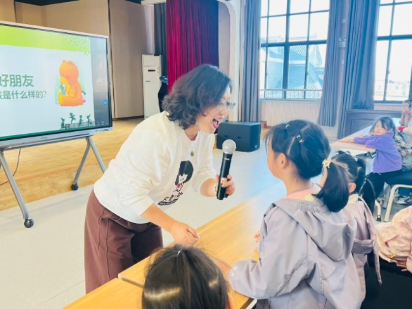 守护童年，护蕾绽放